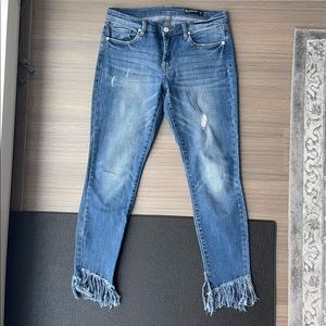 BLANKNYC medium wash fringe jeans sz 28